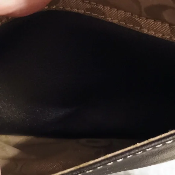 Coach - Picture 6 of 10